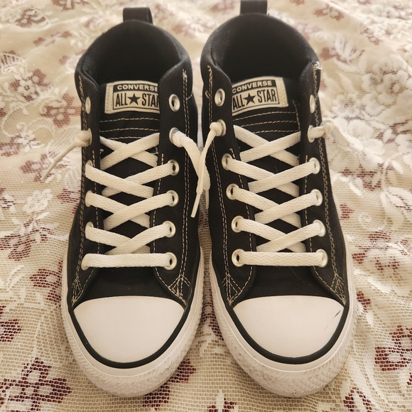 ⚘️HP⚘️Converse Unisex Youth 6/Men's 6/Wmn's 8 Black White Mid-High Top Sneakers - Picture 2 of 10